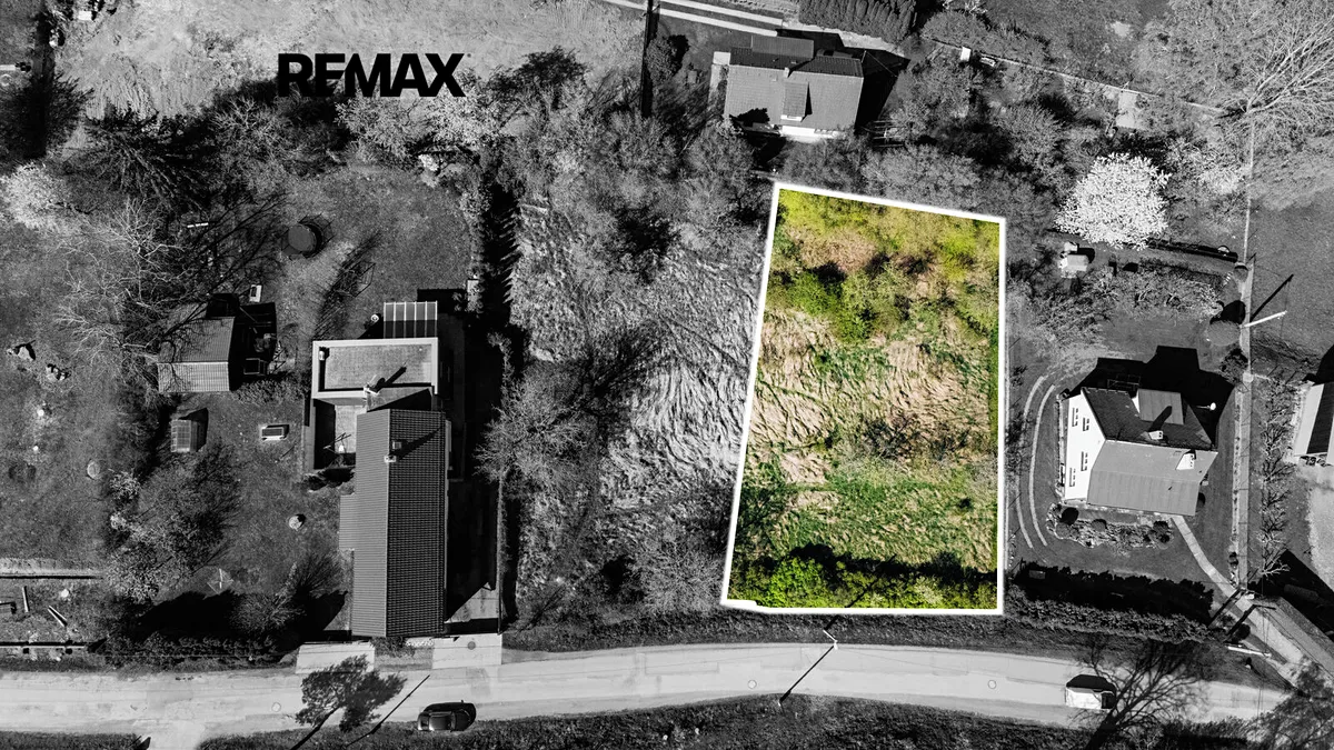 Prodej stavebního pozemku 1185 m²